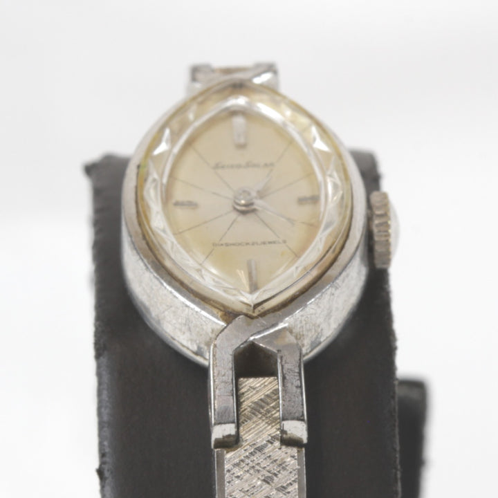 ジャンク『動作未確認』 
SEIKO SOLAR DIASHOCK 21JEWELS 10-7000 
腕時計
 レディース ムーブメント不明 アンティーク 細身 華奢