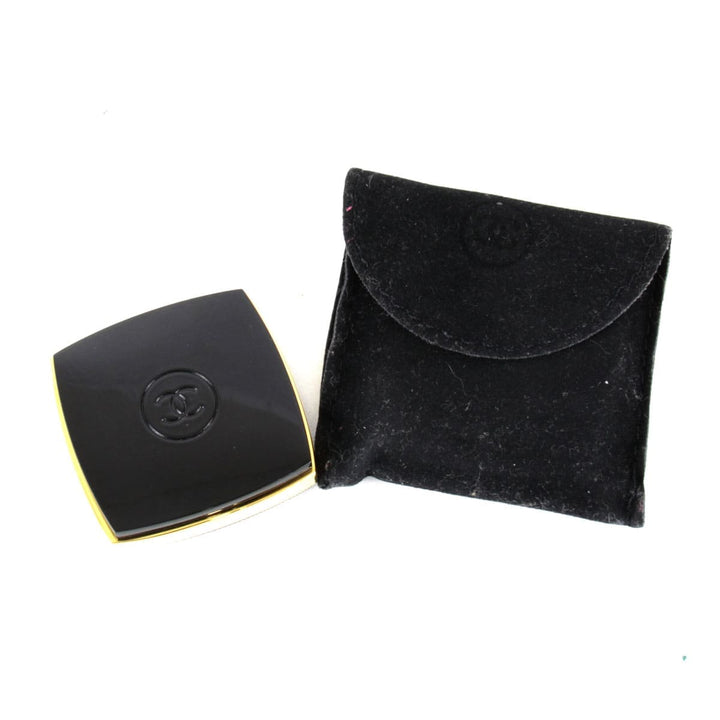 良品『USED』 
CHANEL シャネル 
 No5 プレストパフューム 香水 
 ブラック×ゴールドカラー