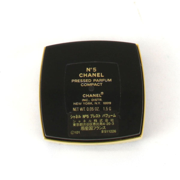 良品『USED』 
CHANEL シャネル 
 No5 プレストパフューム 香水 
 ブラック×ゴールドカラー