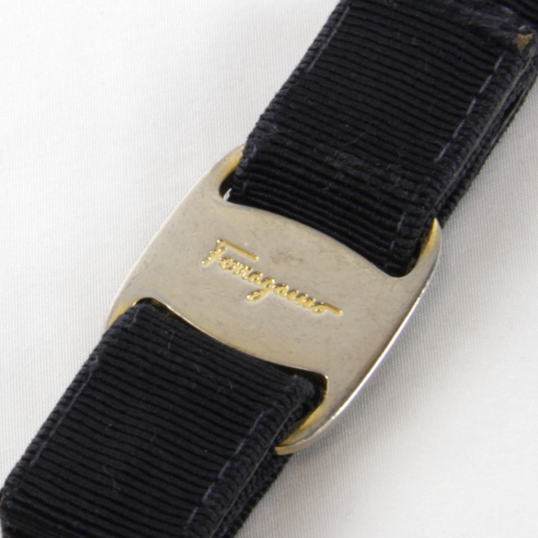 『USED』 
Salvatore Ferragamo フェラガモ 
 ヴァラ キーリング キーリング 
 ブラック
