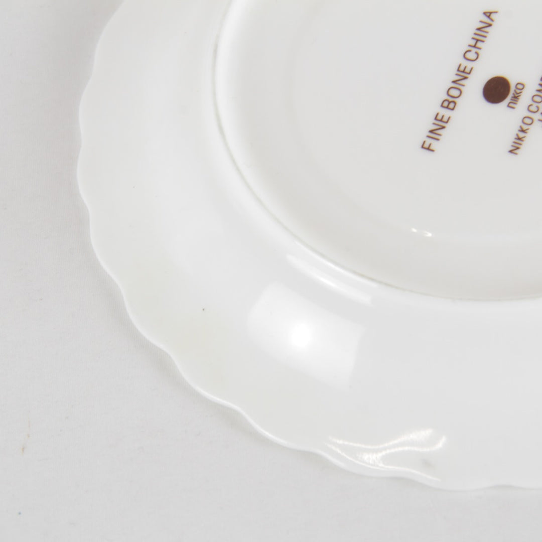 『USED』 
 
 食器 
陶器 ホワイト
