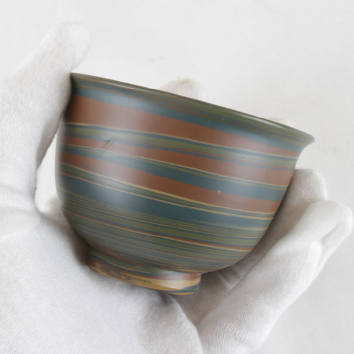 美品『USED』 
 
 常滑焼 マーブル柄 湯呑み 5客セット 陶印あり 食器 
陶器 グリーン×オレンジ×ブルー