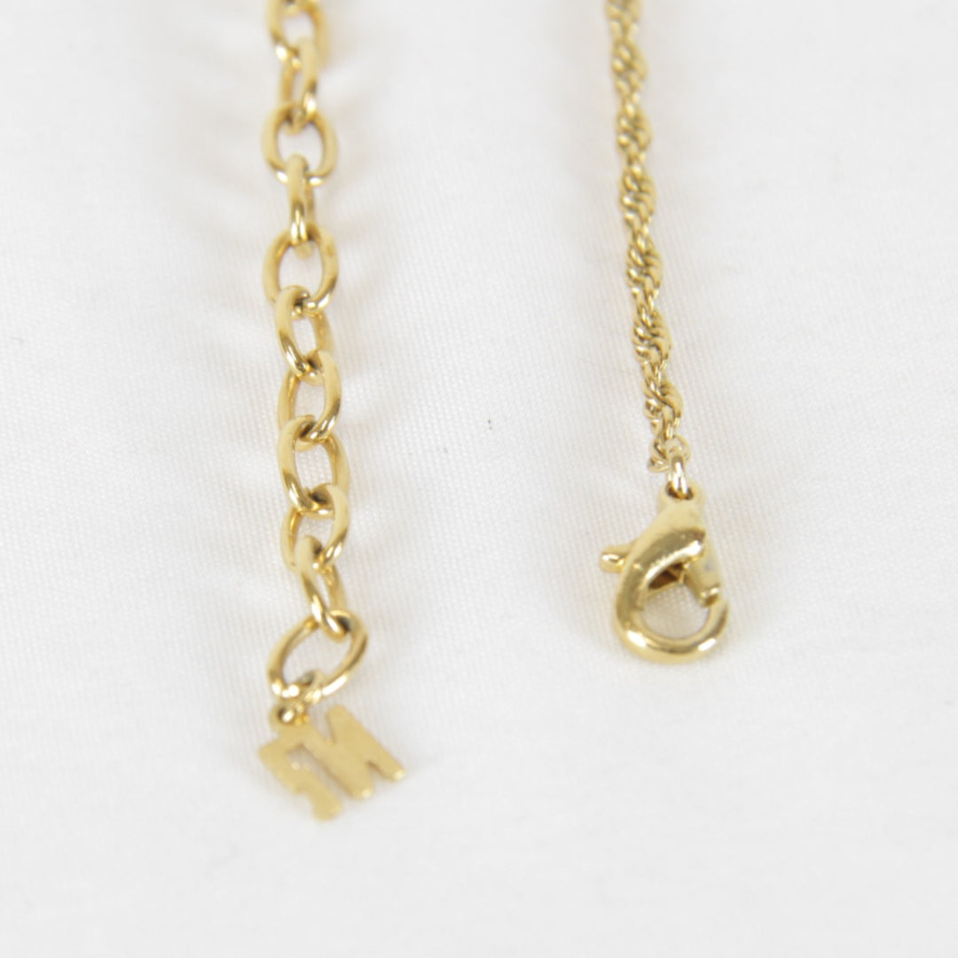 美品『USED』 メタル 
NINA RICCI ネックレス