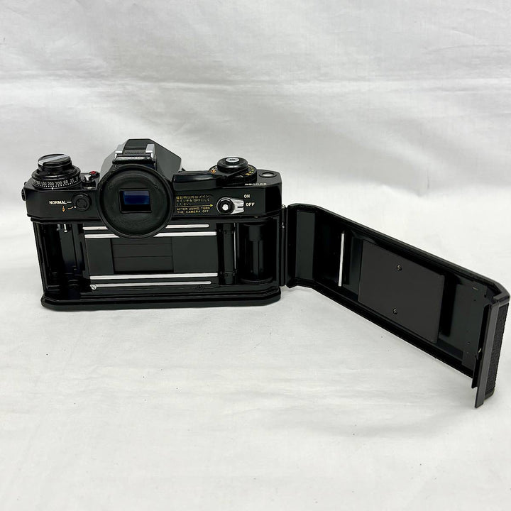 『USED』 
canon キャノン 
 canon EF LENS FD 50mm 1:1.4 S.S.C. ケースセット フィルムカメラ