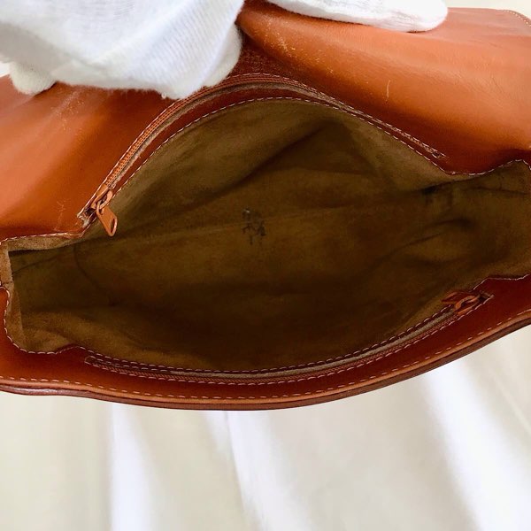 『USED』 
HIROFU ヒロフ 
 フラップショルダーバッグ ショルダーバッグ 
レザー オレンジ