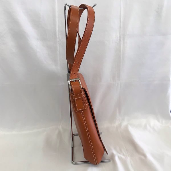 『USED』 
HIROFU ヒロフ 
 フラップショルダーバッグ ショルダーバッグ 
レザー オレンジ