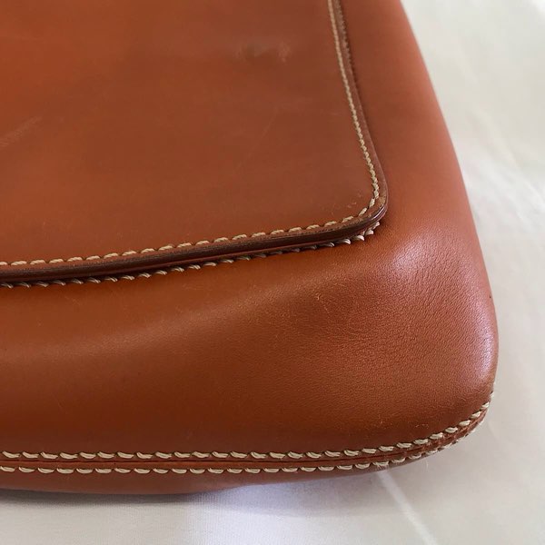 『USED』 
HIROFU ヒロフ 
 フラップショルダーバッグ ショルダーバッグ 
レザー オレンジ
