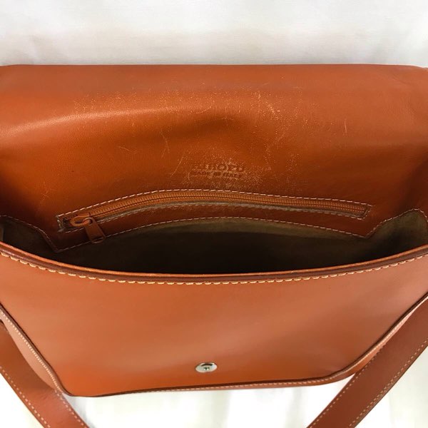 『USED』 
HIROFU ヒロフ 
 フラップショルダーバッグ ショルダーバッグ 
レザー オレンジ