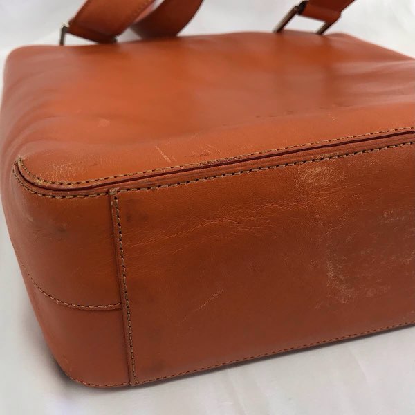 『USED』 
HIROFU ヒロフ 
 ショルダーバッグ 
レザー オレンジ