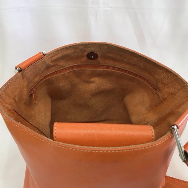 『USED』 
HIROFU ヒロフ 
 ショルダーバッグ 
レザー オレンジ
