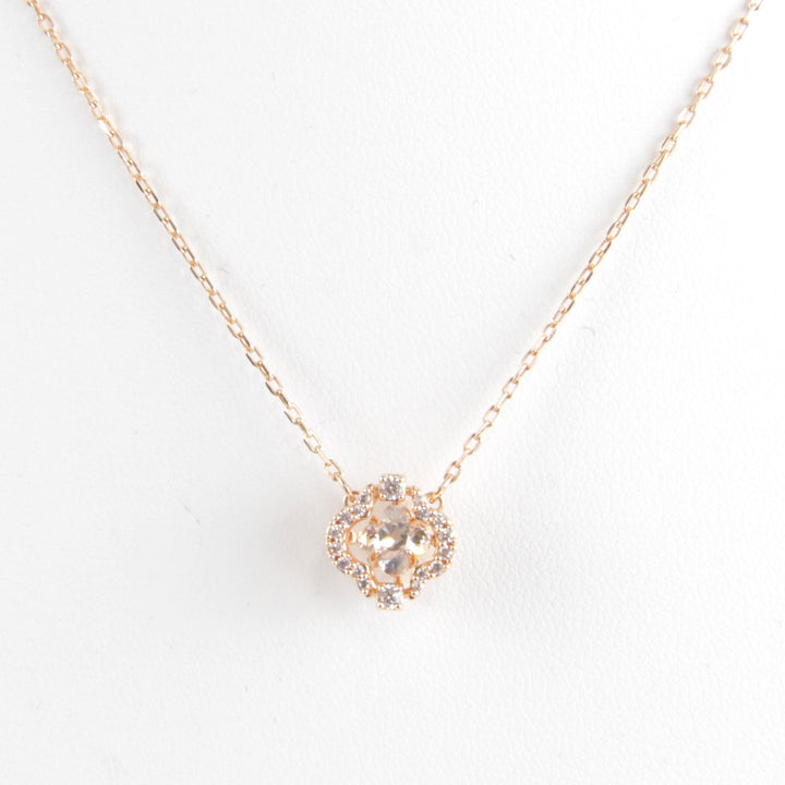 美品『USED』  
SWAROVSKI ネックレス