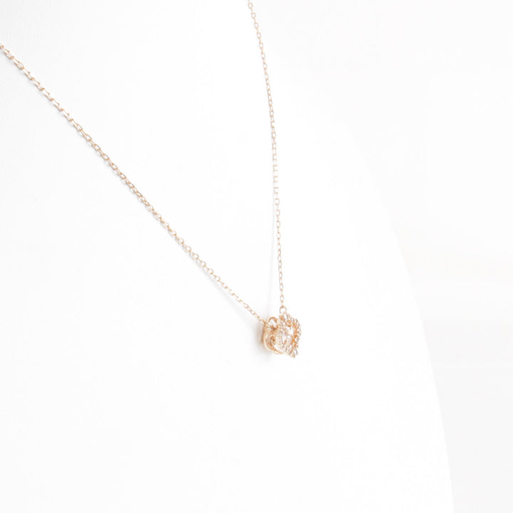 美品『USED』  
SWAROVSKI ネックレス