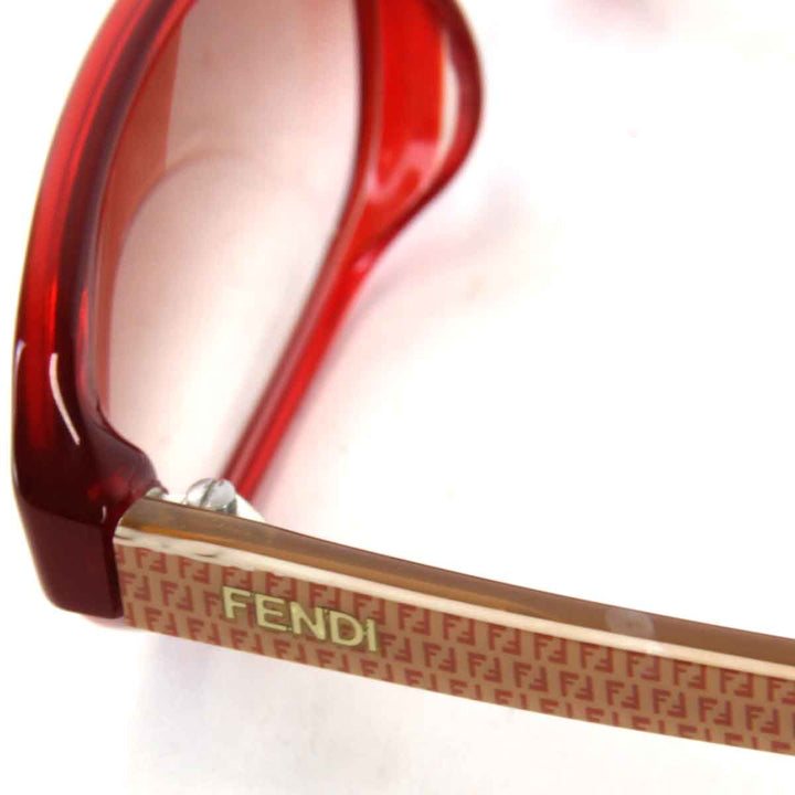 美品『USED』 
FENDI フェンディ 
 サングラス 
プラスチック レッド