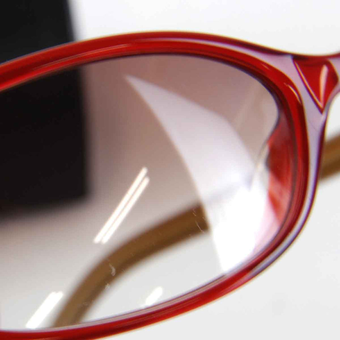 美品『USED』 
FENDI フェンディ 
 サングラス 
プラスチック レッド