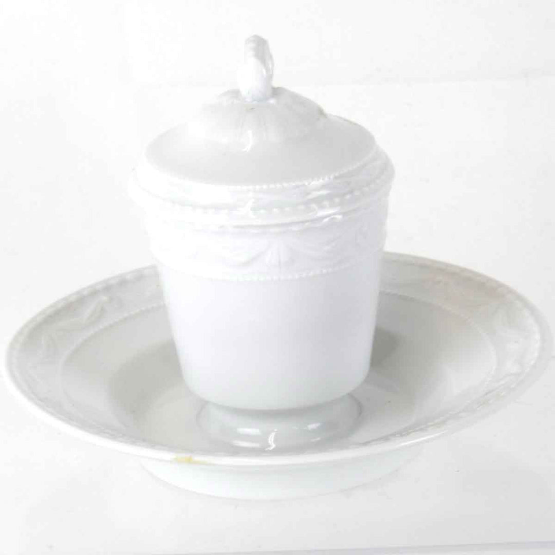 『USED』 
 
 ソーサ一体型シュガーポット（スプーン付） 陶器 食器 
陶磁器 ホワイト