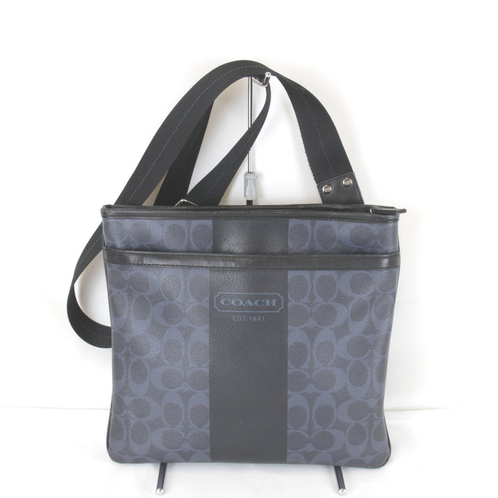 『USED』 
COACH コーチ 
 シグネチャー F70591 ショルダーバッグ 
PVC ネイビー