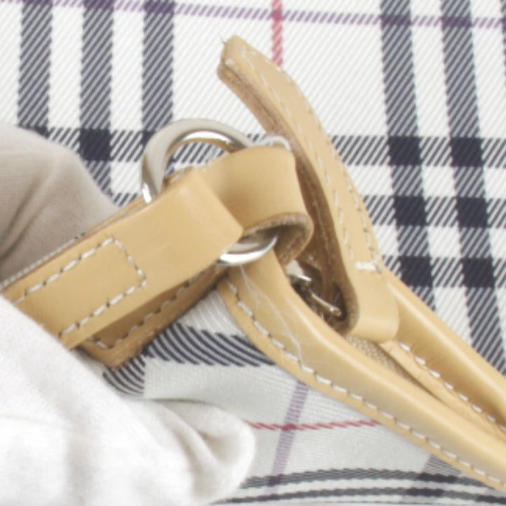 良品『USED』 
BURBERRY バーバリー 
 ブルーレーベル ショルダーバッグ 
ナイロン/レザー ホワイト チェック