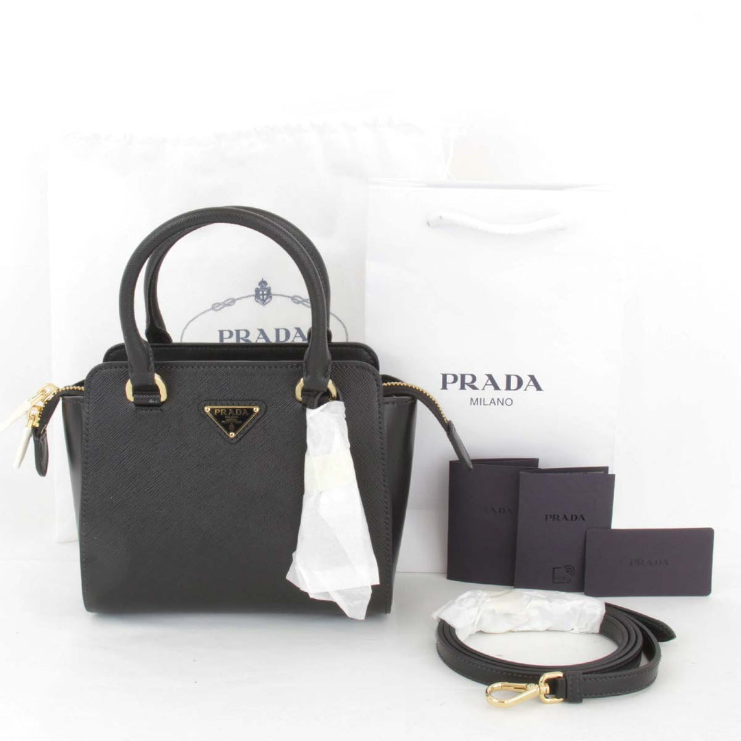 美品『未使用』 
PRADA プラダ 
 ハンドバッグ 
サフィアーノレザー ブラック