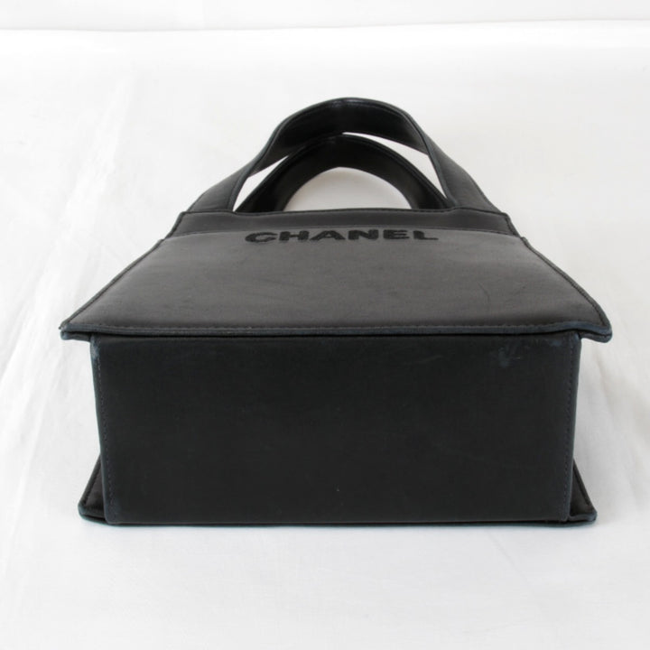 【価格改定】『USED』 
CHANEL シャネル 
 ロゴ ラムスキン ゴールド金具 ハンドバッグ 
レザー ブラック