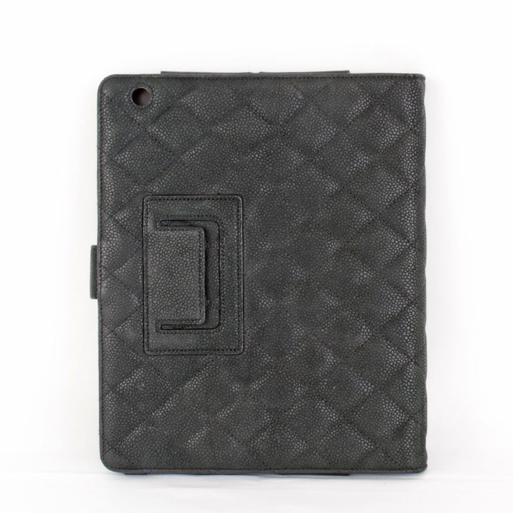 『USED』 
CHANEL シャネル 
 マトラッセ iPadケース 
キャビアスキン ブラック