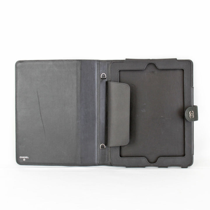 『USED』 
CHANEL シャネル 
 マトラッセ iPadケース 
キャビアスキン ブラック