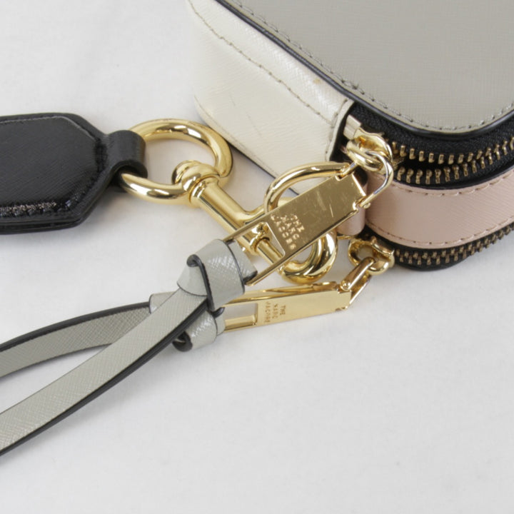 美品『USED』 
MARC JACOBS マークジェイコブス 
 スナップショット ショルダーバッグ 
レザー ブラウン
