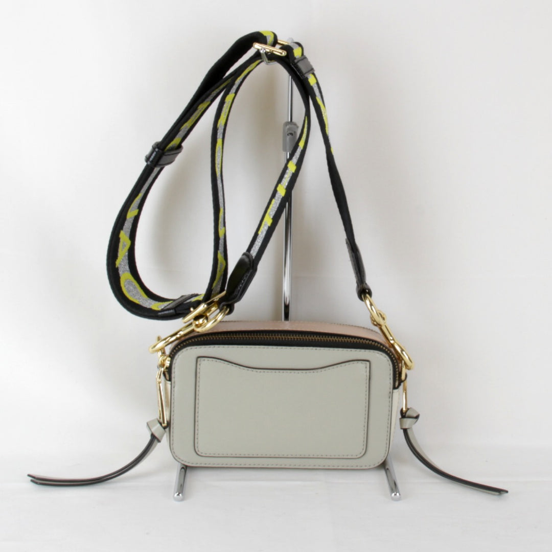 美品『USED』 
MARC JACOBS マークジェイコブス 
 スナップショット ショルダーバッグ 
レザー ブラウン