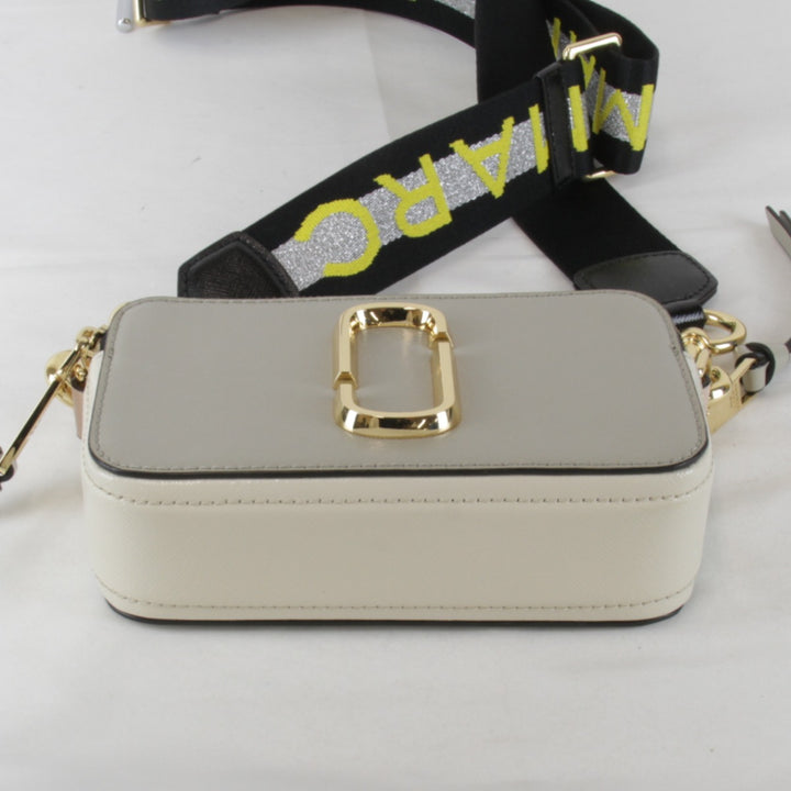 美品『USED』 
MARC JACOBS マークジェイコブス 
 スナップショット ショルダーバッグ 
レザー ブラウン