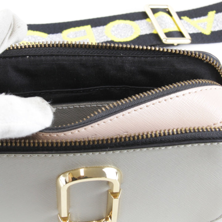 美品『USED』 
MARC JACOBS マークジェイコブス 
 スナップショット ショルダーバッグ 
レザー ブラウン