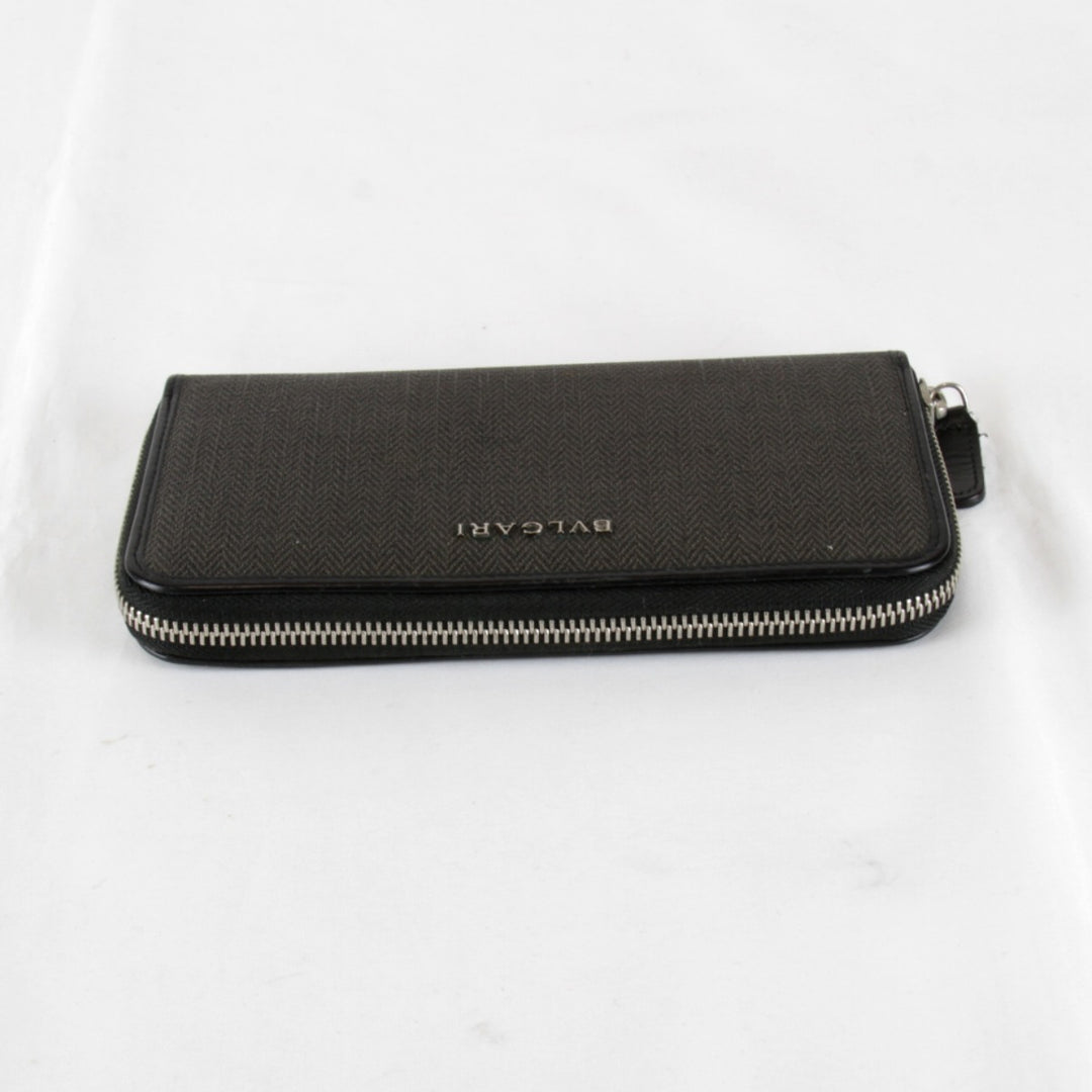 【価格改定】『USED』 
BVLGARI ブルガリ 
 ウィークエンド ラウンドジップ 長財布 
レザー ブラック系