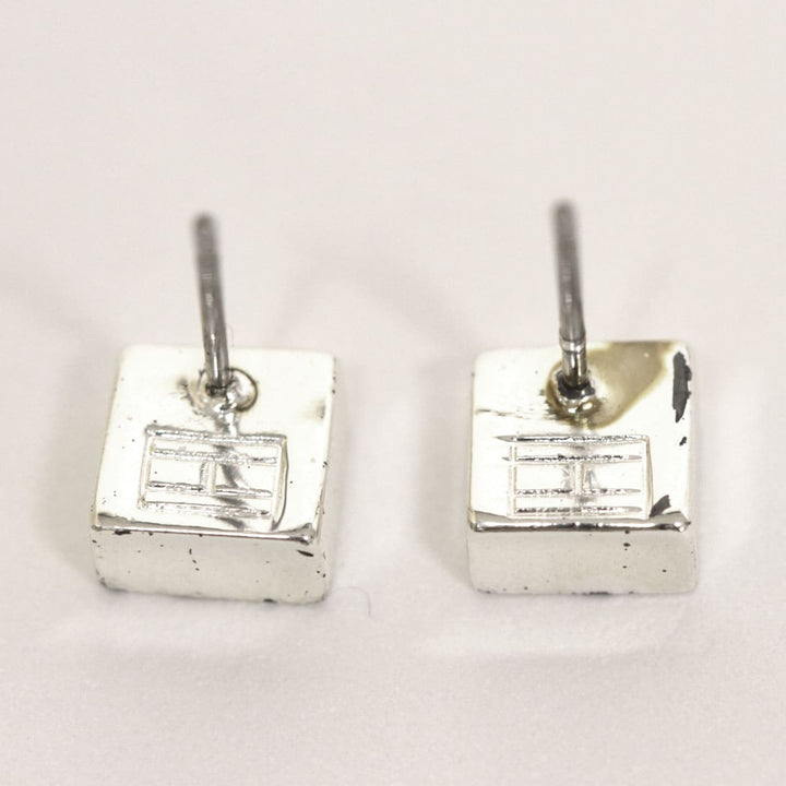 『USED』 メタル 
TOMMY HILFIGER スクエアピアス ピアス