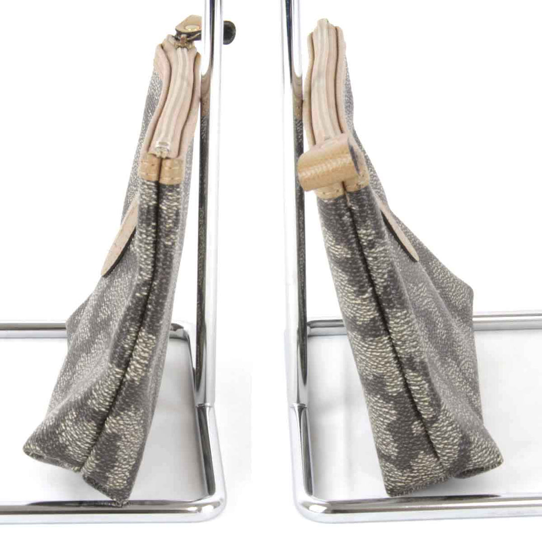 美品『USED』 
YVES SAINT LAURENT イヴ・サンローラン 
 ポーチ 
PVCコーティングキャンバス ベージュ