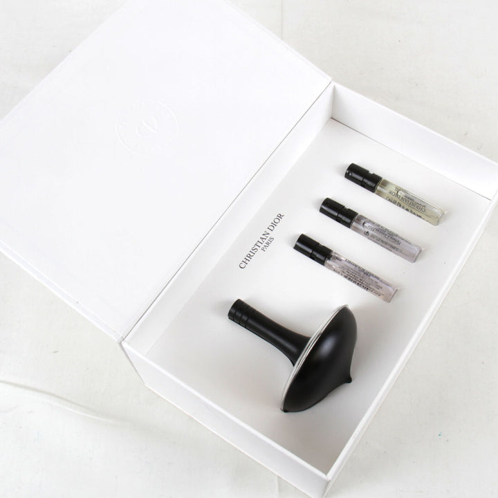 美品『USED』 
Christian Dior クリスチャンディオール 
 独楽 パルファン ノベルティ 香水 
 ホワイト×ブラック