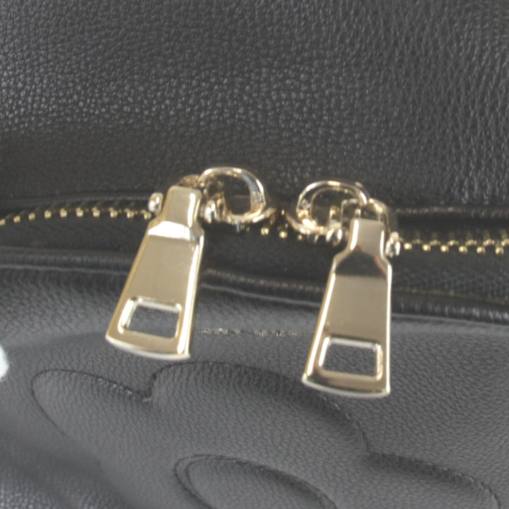 良品『USED』 
MARY QUANT マリークヮント 
 デイジー チェーンミニリュック リュック・デイパック 
レザー ブラック
