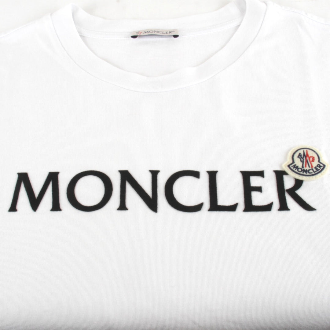 超美品『USED』 
MONCLER モンクレール 
 I10918C00064 8390T 半袖Ｔシャツ 
コットン ホワイト