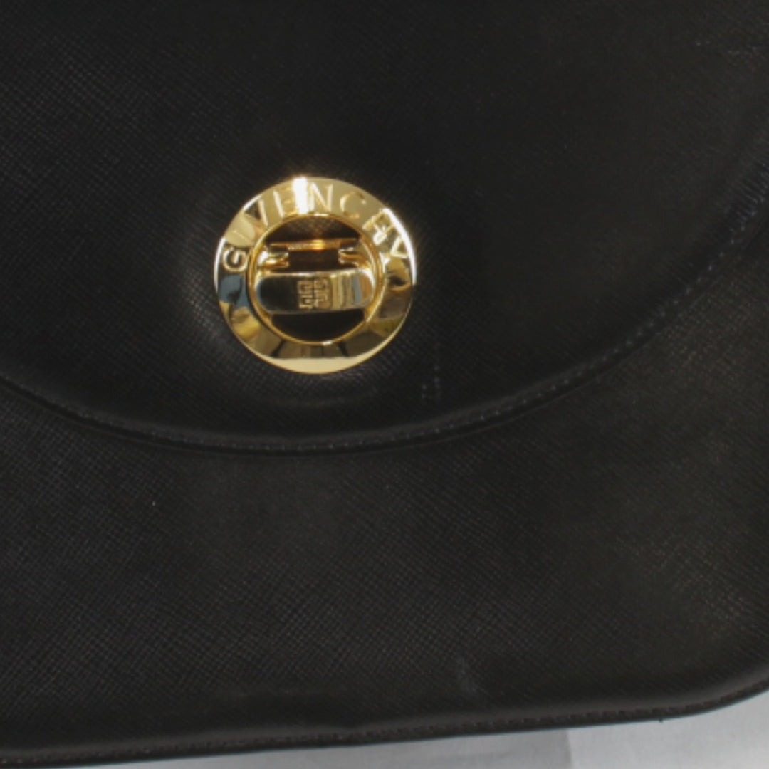 『USED』 
GIVENCHY ジバンシィ 
 ミニハンドバッグ シンプル ターンロック ハンドバッグ 
レザー ブラック