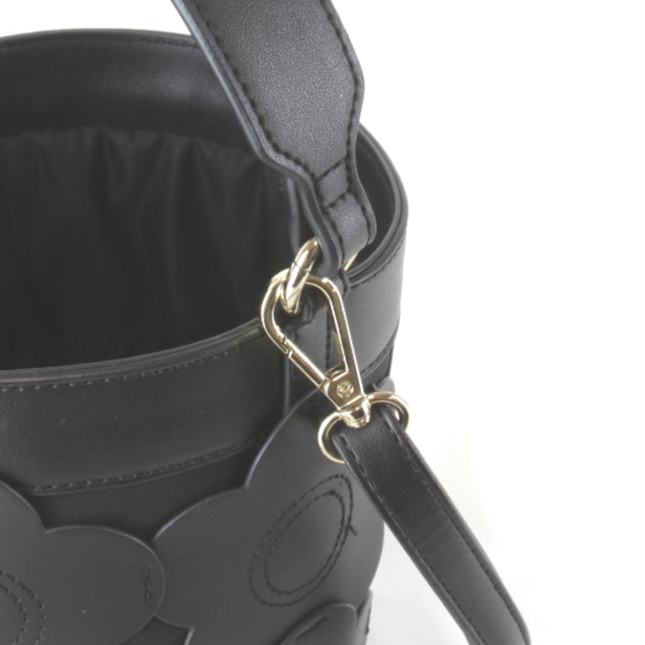美品『USED』 
MARY QUANT マリークヮント 
 バケツ型 2way デイジー ショルダーバッグ 
レザー ブラック