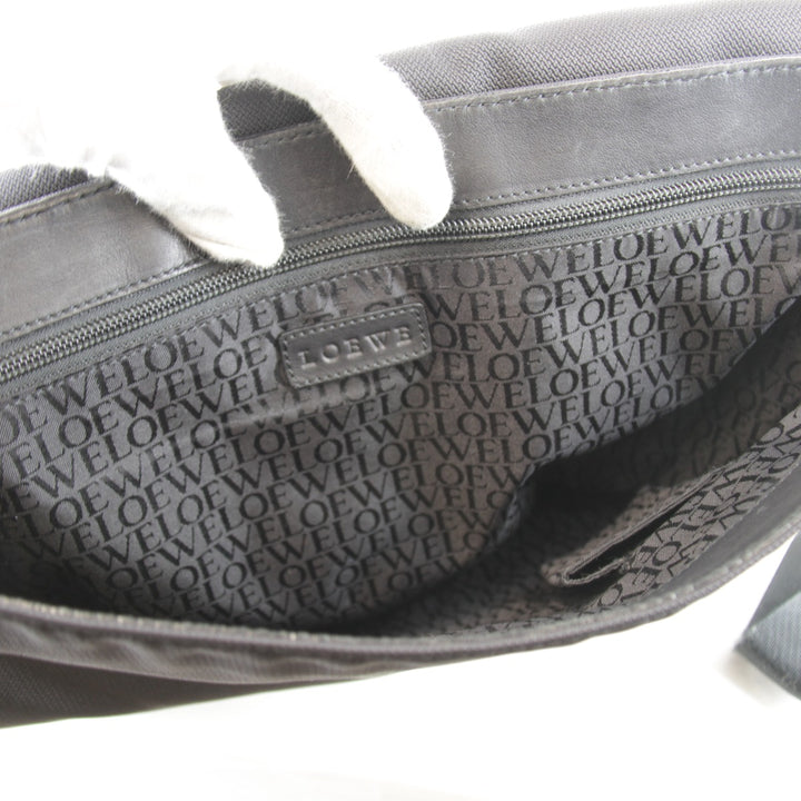 『USED』 
LOEWE ロエベ 
 メッセンジャーバッグ 
ナイロン ブラック