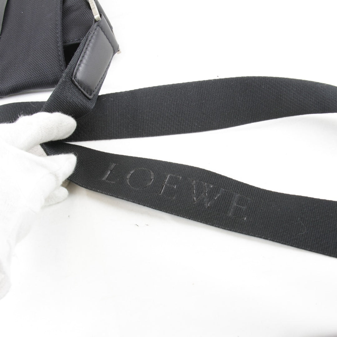 『USED』 
LOEWE ロエベ 
 メッセンジャーバッグ 
ナイロン ブラック