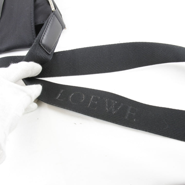 『USED』 
LOEWE ロエベ 
 メッセンジャーバッグ 
ナイロン ブラック