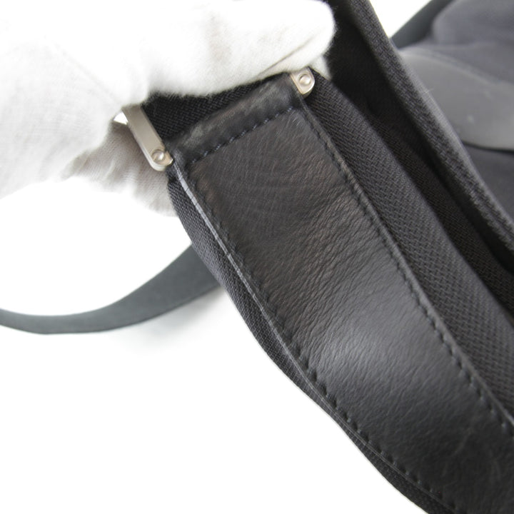 『USED』 
LOEWE ロエベ 
 メッセンジャーバッグ 
ナイロン ブラック