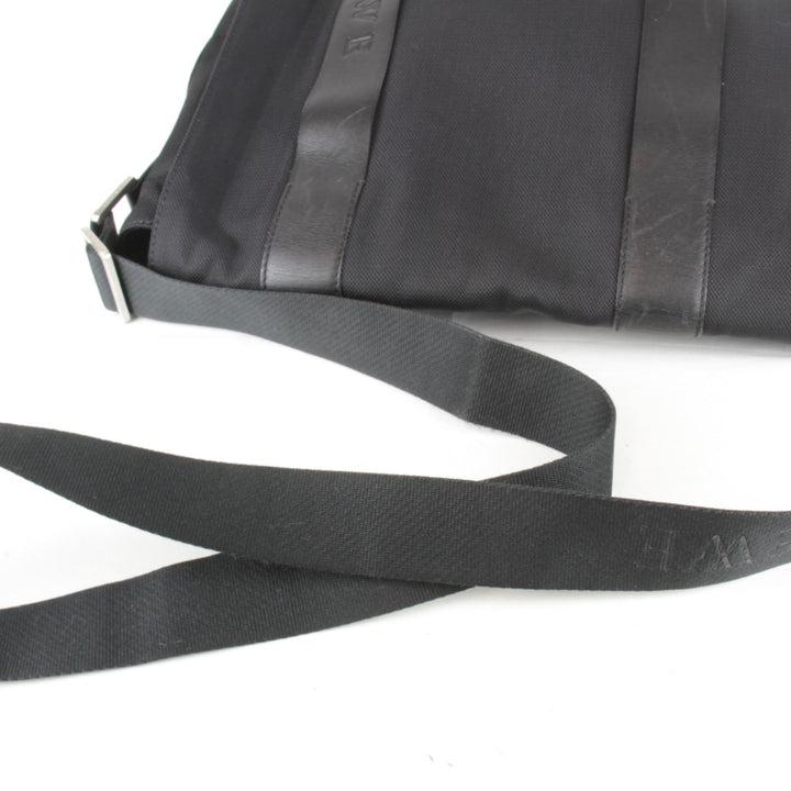 『USED』 
LOEWE ロエベ 
 メッセンジャーバッグ 
ナイロン ブラック