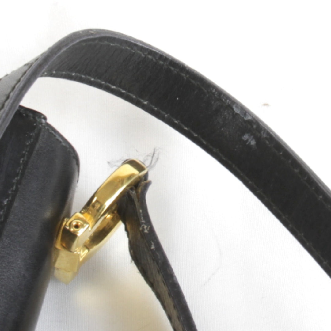 良品『USED』 
Salvatore Ferragamo フェラガモ 
 ショルダーバッグ 
レザー ブラック
