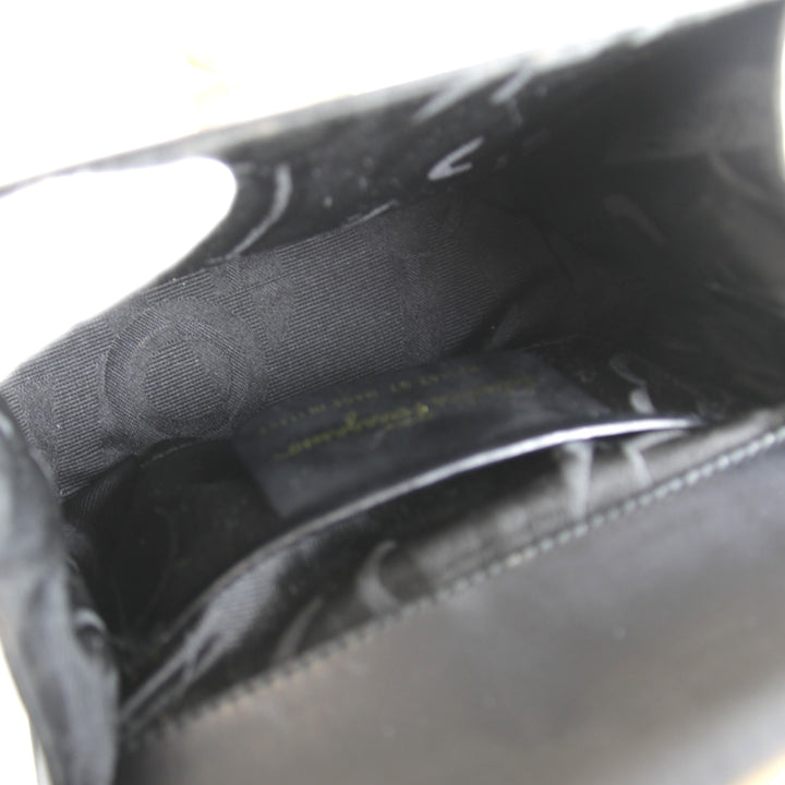 良品『USED』 
Salvatore Ferragamo フェラガモ 
 ショルダーバッグ 
レザー ブラック