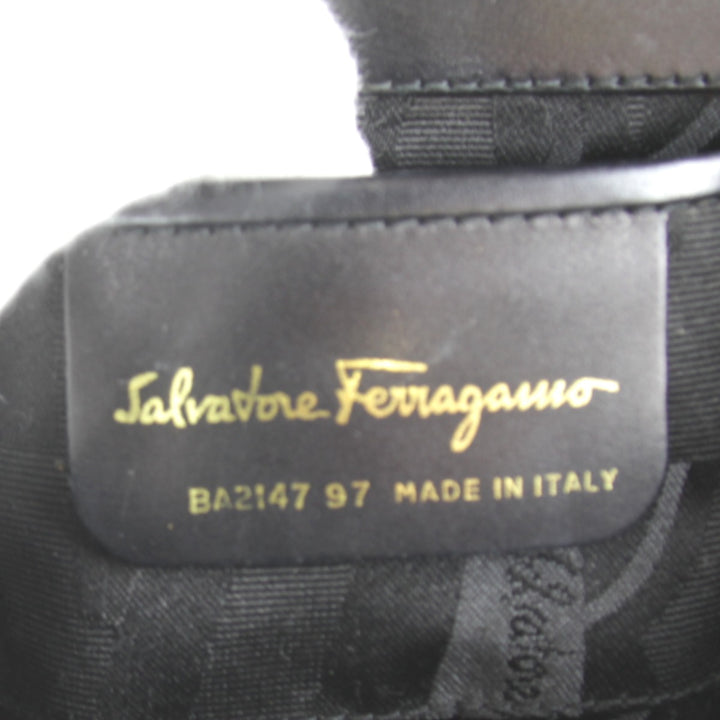 良品『USED』 
Salvatore Ferragamo フェラガモ 
 ショルダーバッグ 
レザー ブラック