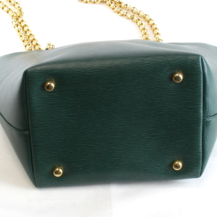良品『USED』 
Chloe クロエ 
 チェーン ショルダーバッグ 
レザー グリーン