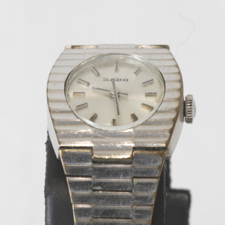 稼働品『USED』 
RADO 手巻き 5582 
腕時計
 手巻き レディース 華奢な手首に
