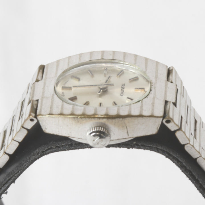 稼働品『USED』 
RADO 手巻き 5582 
腕時計
 手巻き レディース 華奢な手首に