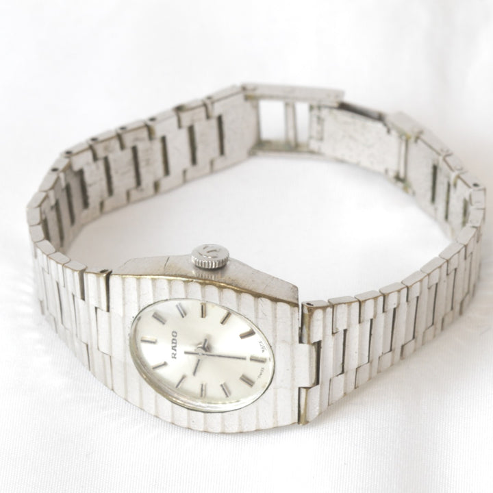 稼働品『USED』 
RADO 手巻き 5582 
腕時計
 手巻き レディース 華奢な手首に