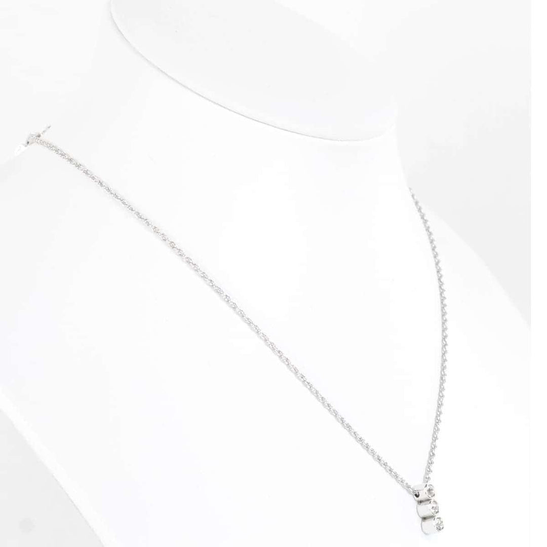 美品『USED』  
NINA RICCI ネックレス